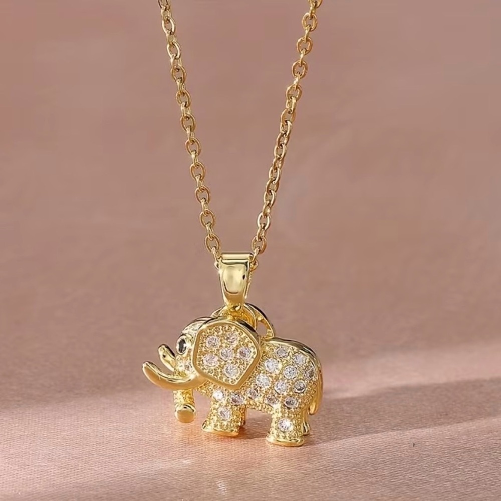 🚨 Last Markdown🚨 New Gorgeous Gold Elephant Pendant Necklace